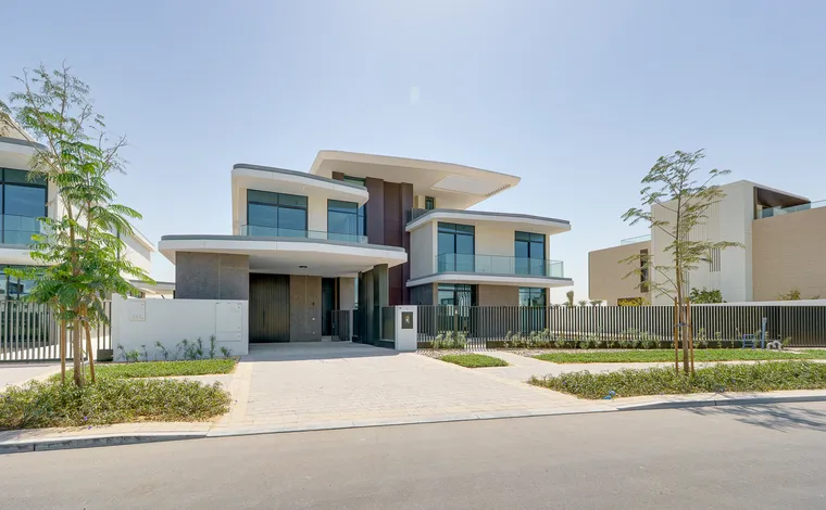 Dubai luxury modern villas exterior
